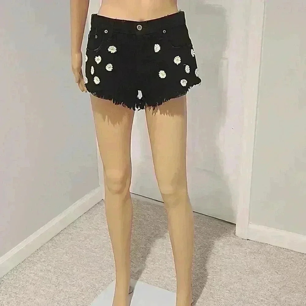 Carmar daisies short